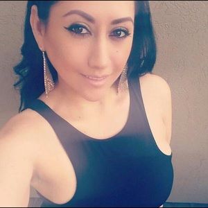 Meet your Posher, Elizabeth